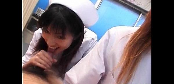  Saki Mutoh and other nurse suck same cock